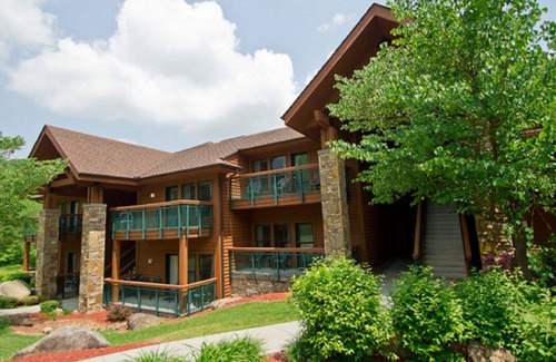 Pittman Center Condo | Bent Creek Golf Village ~ 1 BDRM CONDO ~ INDOOR & OUTDOOR POOLS, GOLF COURSE
