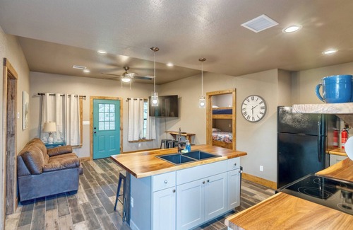 Concan Cabin | Bent River Cabin #3 @ Frio River Escape