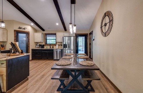 Pickens Cabin | Bent Tree Cabin, on Private 12.5 Acres + Hot Tub