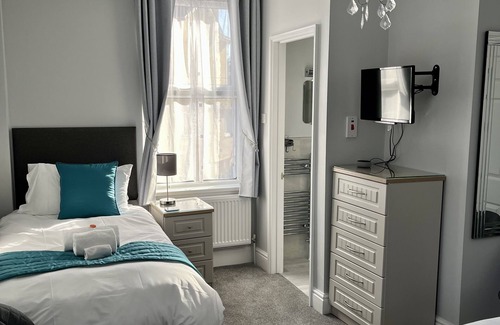 Torquay Bed & Breakfast | Bentley Lodge Guest House