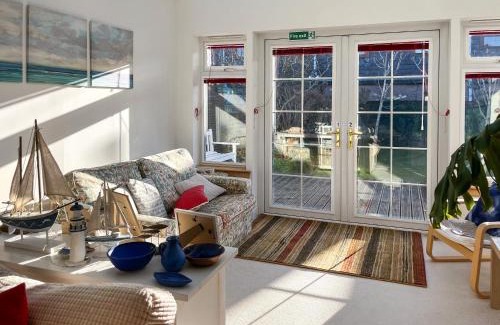 Montrose House | Bents Retreat