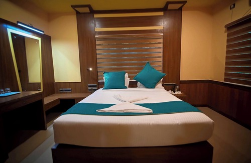 Murudeshwara Hotel | Benzy Palace Resort