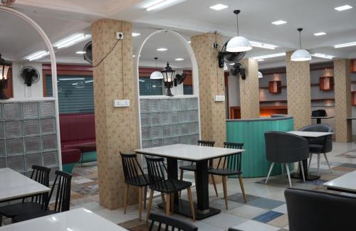 Ponnani Hotel | Benzy Tourist Home