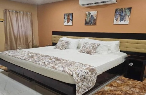 Castara Bed & Breakfast | Beres Vale Apartments - King Room with Sea Viewn