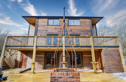 Farley House | Beresford, woodland lodge, sauna, hot tubs & games for 18