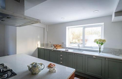 Farley House | Beresford, woodland lodge, sauna, hot tubs & games for 18