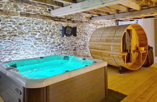 Comps-la-Grand-Ville House | Bergerie Rénovée, SPA - SAUNA , Proche des Lacs, Sentiers Pédestres