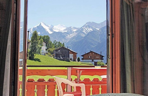 Graechen Apartment | Bergfink Dachgeschoss by Interhome