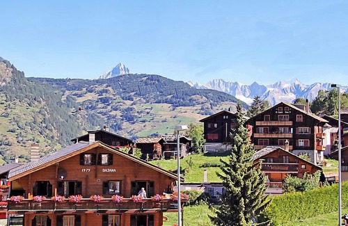 Graechen Apartment | Bergfink Dachgeschoss by Interhome