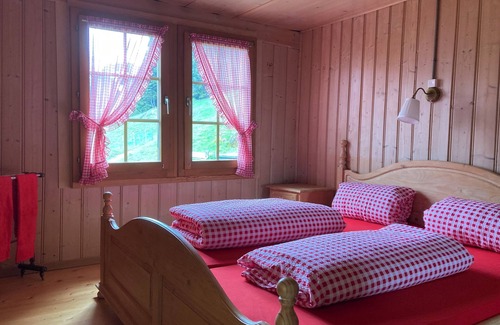 Gimmelwald House | Berggasthaus Tschingelhorn - only accessible on foot (2 hour hike)