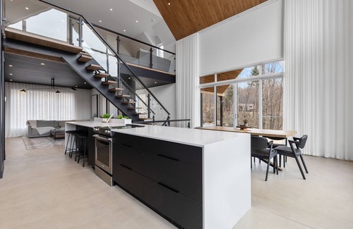 Lac Superieur Village Ski Chalet | Berghaus 8 - 15mins away from Mont-Tremblant!