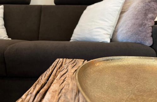 Sankt Valentin Apartment | BERGSUCHT-Ruhpolding, Traumlage am sonnigen Südhang, kostenlose Parkplätze, schnelles WLAN, ruhige Sackgasse, NETFLIX inklusive
