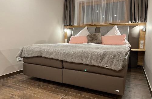 Sankt Valentin Apartment | BERGSUCHT-Ruhpolding, Traumlage am sonnigen Südhang, kostenlose Parkplätze, schnelles WLAN, ruhige Sackgasse, NETFLIX inklusive