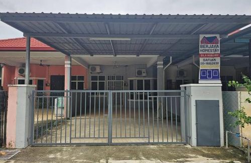 Kampung Sungai Dingin House | Berjaya Homestay Mutiara Semantan
