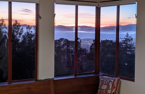 Berkeley Hills House | Berkeley Oasis Lots of Outdoor Space & Hot Tub