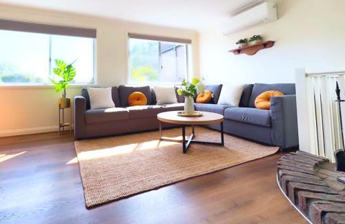 Berkeley Vale House | Berkeley Waterfront - Familys and Boaters Paradise