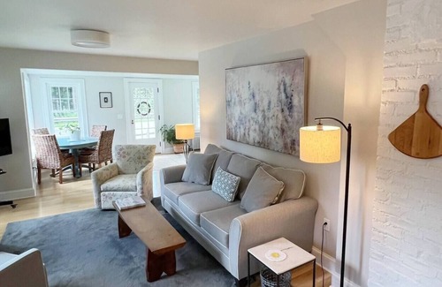 Williamstown Cottage | Berkshire Cottage - A cozy retreat for a fall/winter getaway