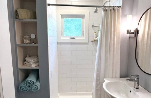 Williamstown Cottage | Berkshire Cottage - A cozy retreat for a fall/winter getaway