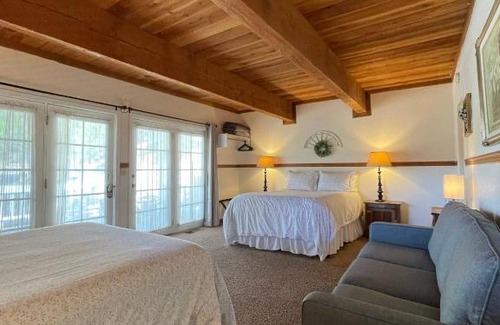 Groveland Bed & Breakfast | Berkshire Inn