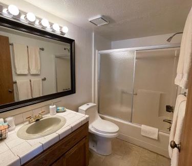 Groveland Bed & Breakfast | Berkshire Inn