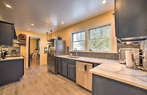 Adams House | Berkshire Mountain Escape: family retreat open now for fall color and skiing!