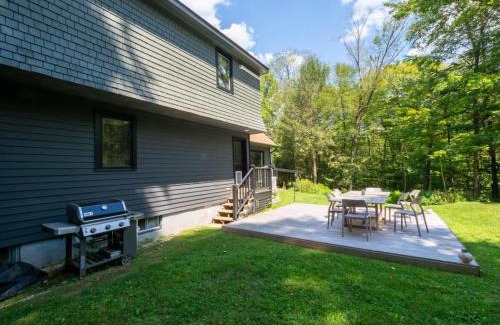 Housatonic House | Berkshire Vacation Rentals: Spacious & Serene Berkshires Retreat In The Woods
