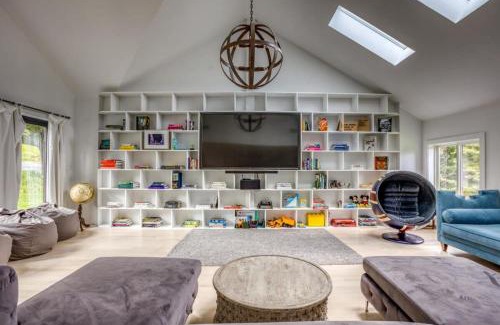 Williamstown House | Berkshire Vacation Rentals: The Brookman: Renovated 6000 SF Estate On 40 Acres