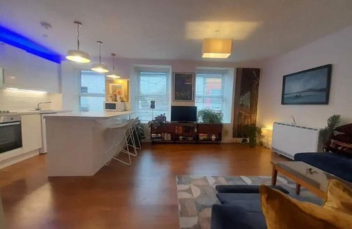 Bantry Condo | Berlin Wall Apartment at The Residence Bantry