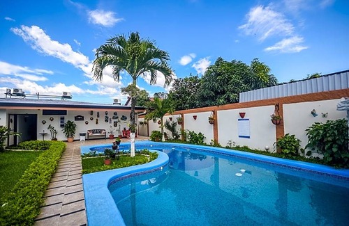 Cacique Hotel | Berlor Airport Inn