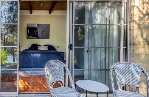 Cuttagee House | Bermagui 'Wollybutts' Jewel on the Lake
