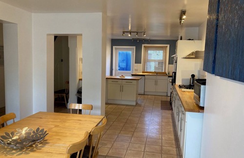 Ventnor House | Bermuda House with parking, good sea view and minutes from beach and shops