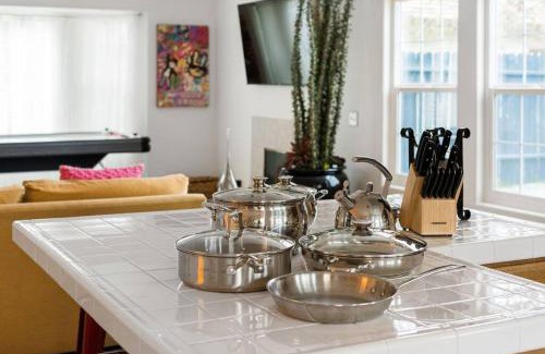 Bermuda Dunes House | Bermuda-Pink Room