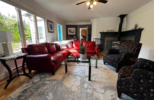 Terra Nova House | Bermuda Waterfront Ultimate Lakehouse Experience