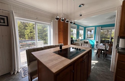 Terra Nova House | Bermuda Waterfront Ultimate Lakehouse Experience