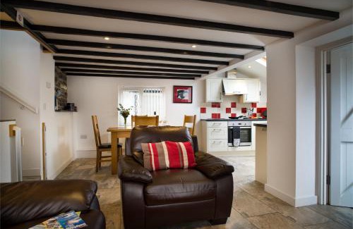 Tan-y-groes House | Bern Cottage Tresaith