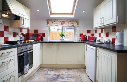 Tan-y-groes House | Bern Cottage Tresaith