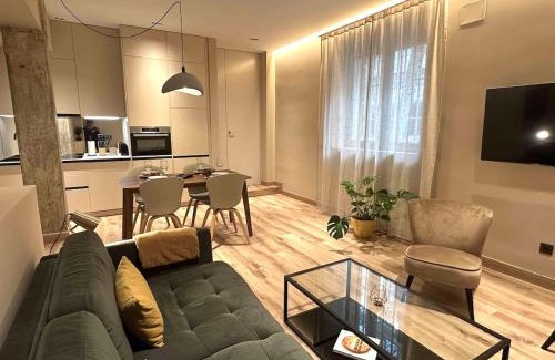 Castillejos Apartment | Bernabeu Chic Apartment