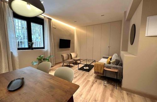 Castillejos Apartment | Bernabeu Chic Apartment