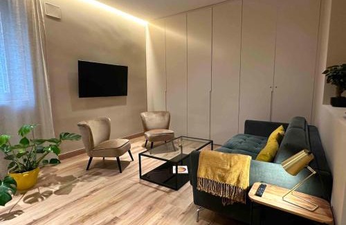 Castillejos Apartment | Bernabeu Chic Apartment