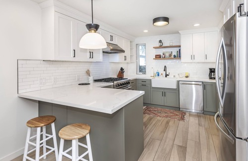 Bernal Heights House | Bernal Bungalow - 2 Bdr./2 Bath with Backyard.