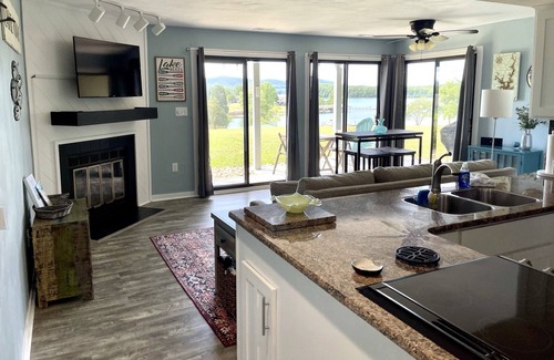 North Shore Condo | Bernard's Landing Hillside Lake Escape @ SML