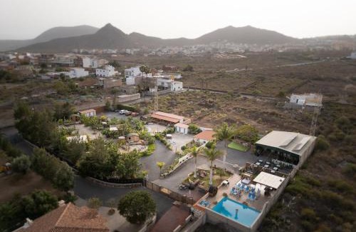 Buzanada Apartment | Bernegal Maday, Heated Bathtub Piscina y Jardin by Deihu Experiences