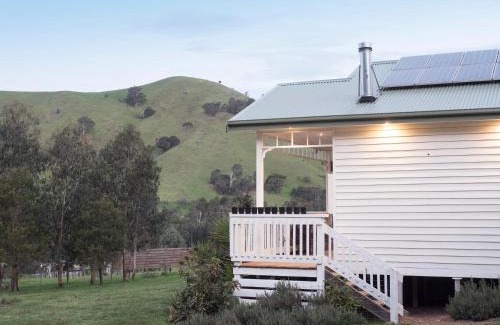 Strath Creek Bed & Breakfast | Berner B&B, Halls on Falls Homestead