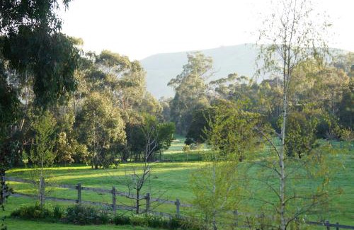 Strath Creek Bed & Breakfast | Berner B&B, Halls on Falls Homestead