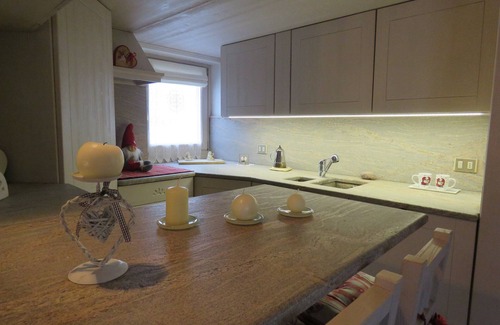 Tirano House | Bernina Express Apartment cozy home w/Jacuzzi