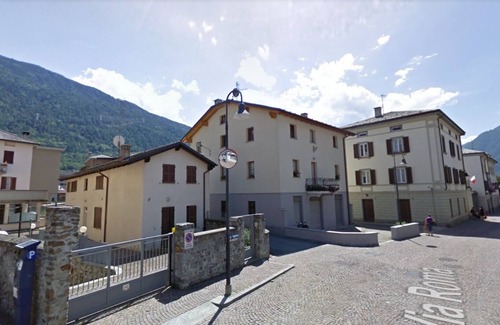 Tirano House | Bernina Express Apartment cozy home w/Jacuzzi