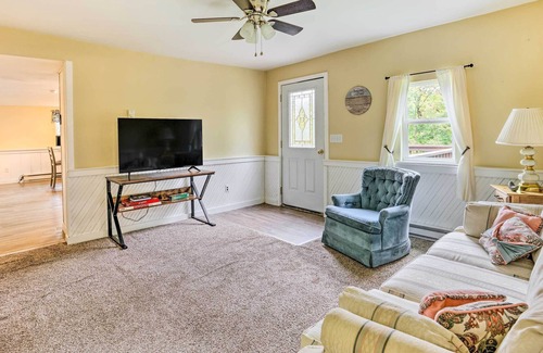 Bernville Cabin | 'Bernville GetAway' w/ Fire Pit, Near Boating