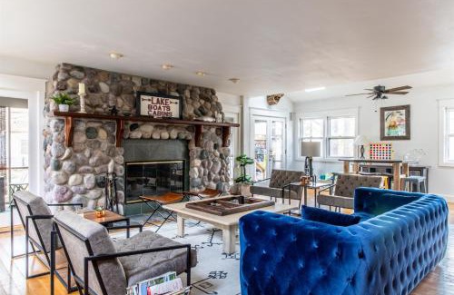 Union Pier House | Berrien Street Beach House