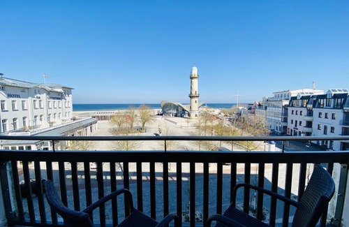 Warnemuende Apartment | Berringer/backboard on the beach