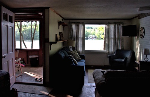 Lochmere Cottage | Berry Family Cottages - Red